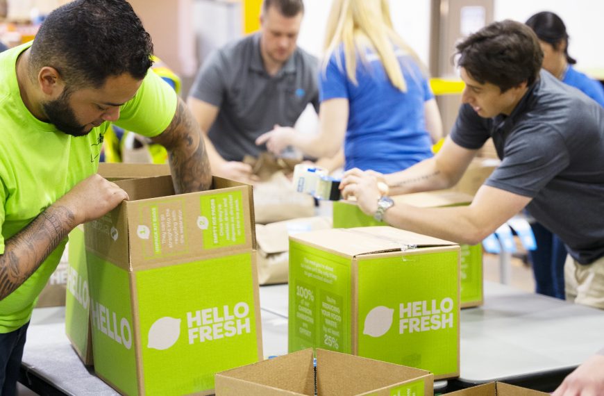 HelloFresh employees volunteer in their community