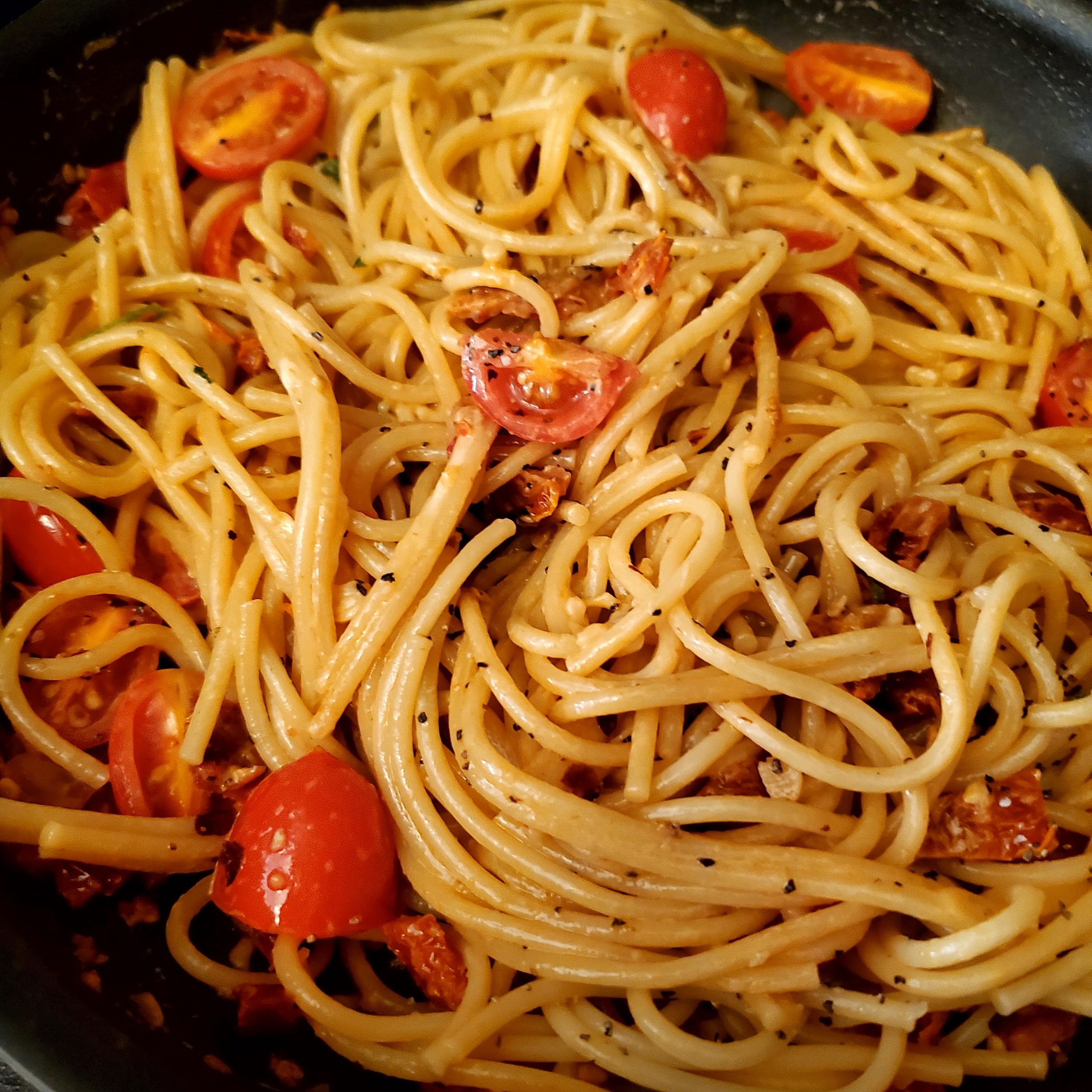 sun-dried tomato spaghetti from HelloFresh